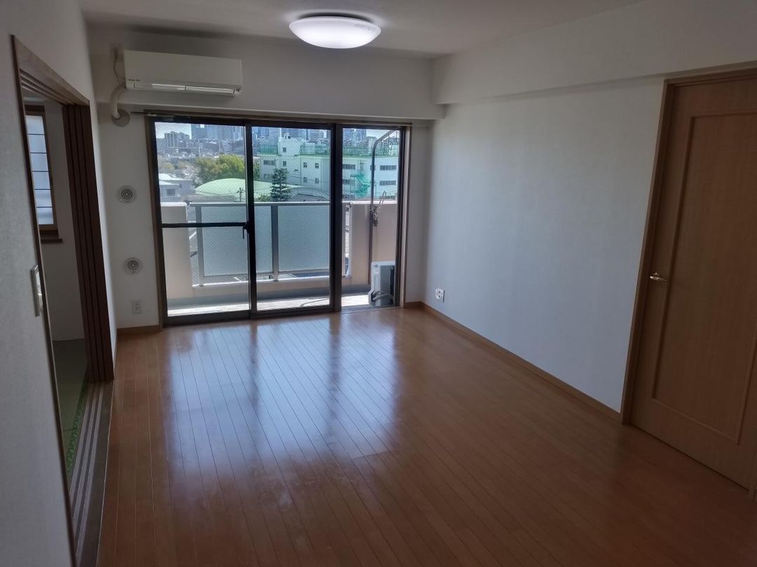 3LDK Apartment for Rent in Koenji, Suginami, Tokyo 71.56m² - Thumbnail 3