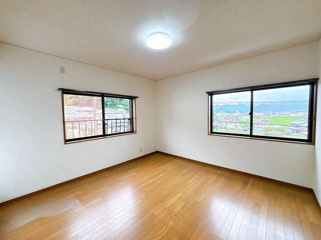 3LDK House for Sale in Gifu City with 3 Parking Spaces - Thumbnail 2