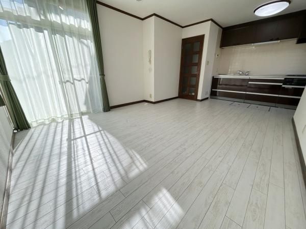 4LDK Detached House for Sale in Higashikurume, Tokyo - Thumbnail 2