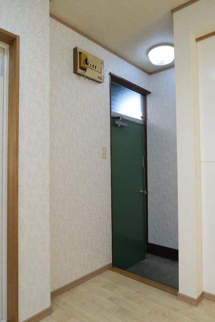 Apartment for Rent in Wakaba Ward, Chiba City - 28.98 sqm - Thumbnail 3