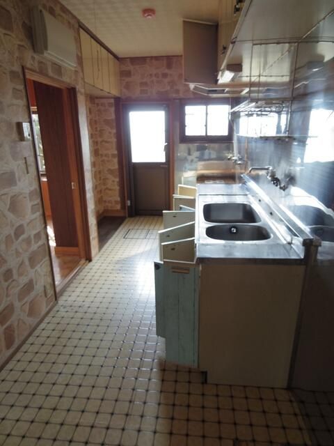1982 5SK Detached House for Sale in Yukuhashi, Fukuoka - Thumbnail 2