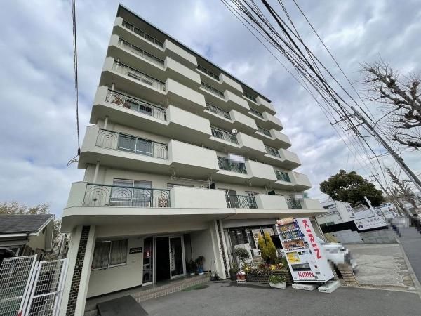 1LDK RC Apartment for Sale in Konan Ward, Yokohama - Thumbnail 2