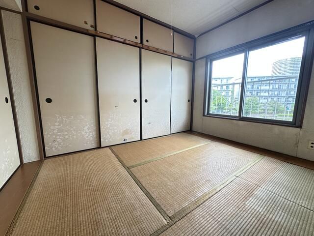 2LDK Apartment for Sale in Mihama-ku, Chiba City - Thumbnail 4