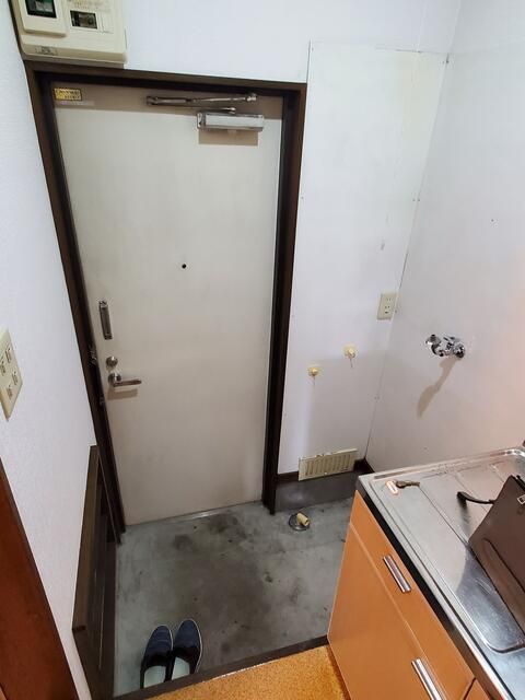 1K Apartment for Rent in Fuchu, Tokyo - Near Fuchu-Hommachi Station - Thumbnail 3