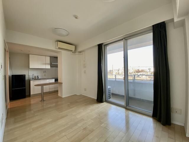 1LDK Apartment for Sale in Shin-Kawasaki, Kawasaki City - Thumbnail 3