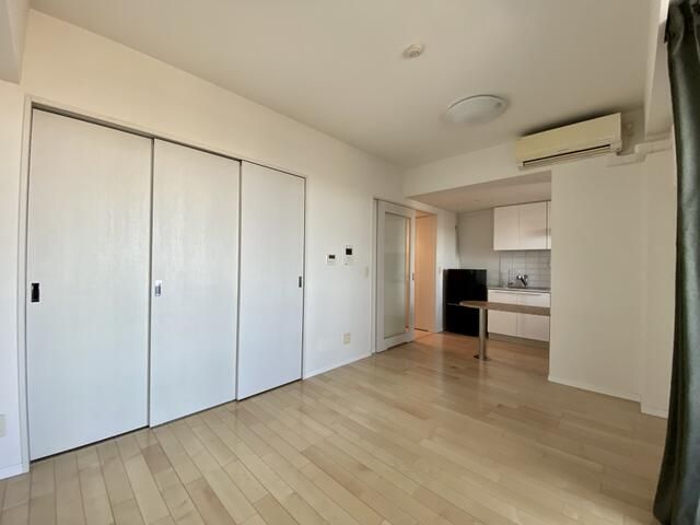 1LDK Apartment for Sale in Shin-Kawasaki, Kawasaki City - Thumbnail 2
