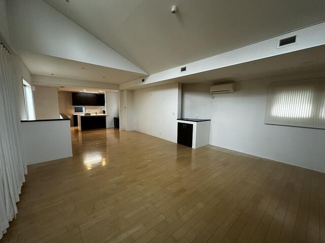 4SLDK House for Rent in Bunkyo, Tokyo - Near Todaimae Station - Thumbnail 2
