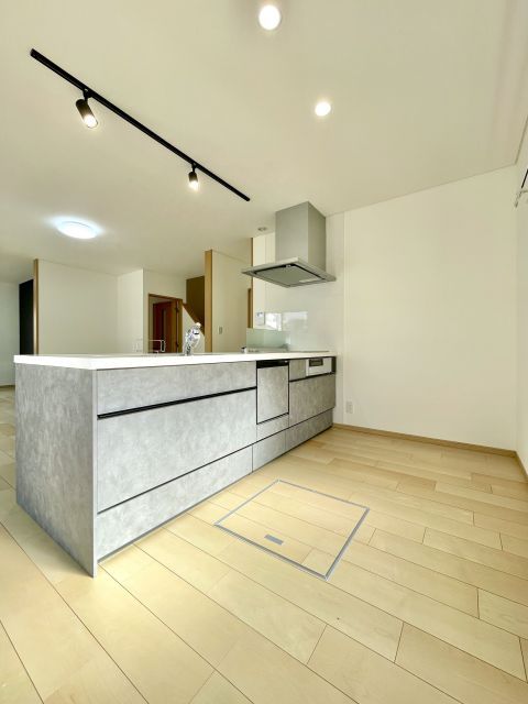 3LDK Detached House for Sale in Ogori, Fukuoka with Garden & Parking - Thumbnail 2