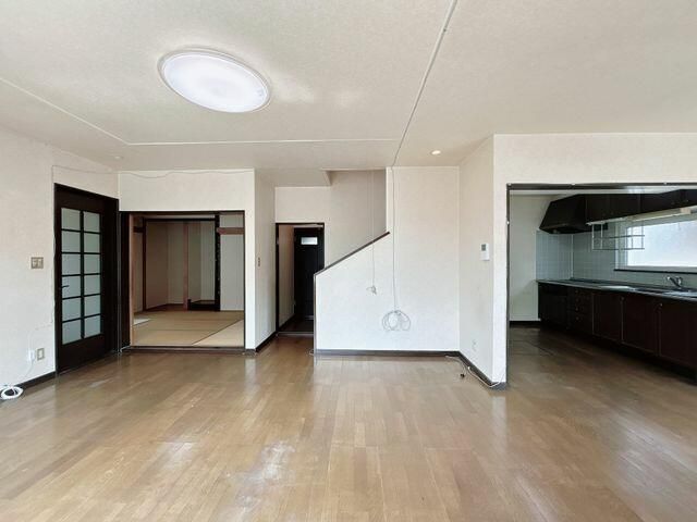 5LDK House for Sale in Teine-ku, Sapporo, Hokkaido - Thumbnail 4