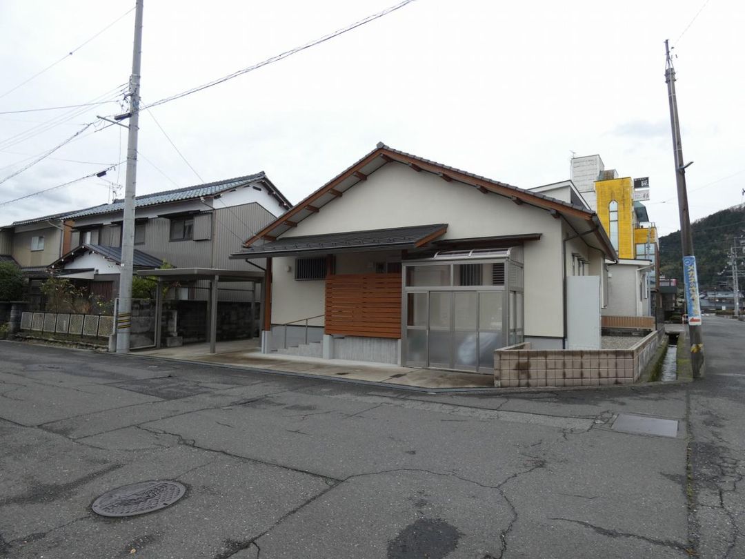 2019-Built 1LDK House on Corner Lot in Echizen City, Fukui - Image 7