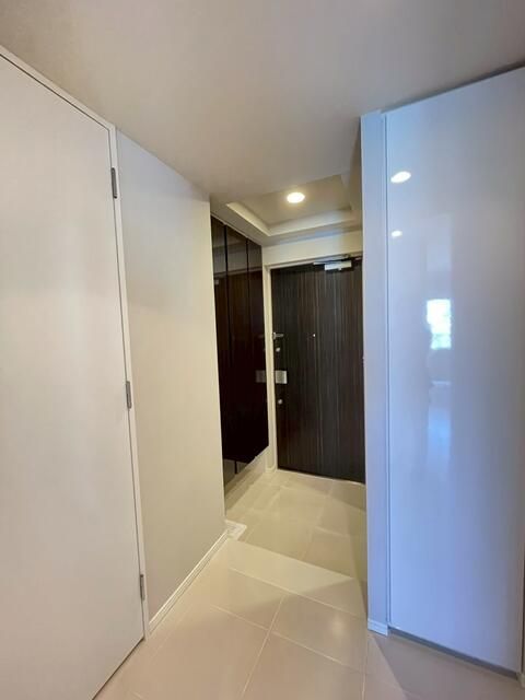 2LDK Apartment for Sale in Yushima, Bunkyo, Tokyo - Thumbnail 3