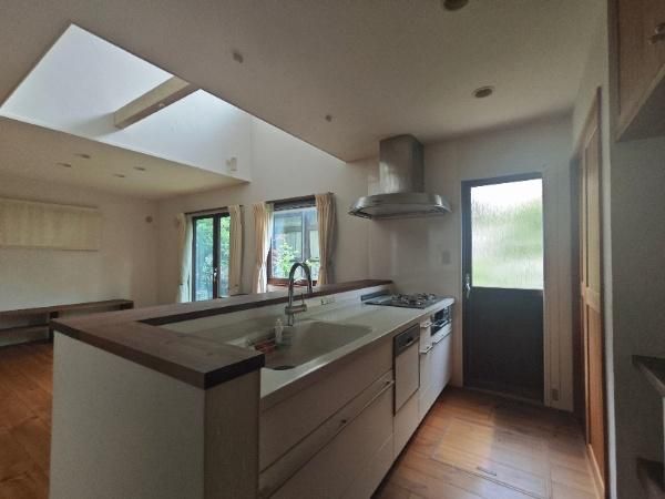 4LDK House for Sale in Hiroshima Nishi Ward, 112 sqm - Image 1
