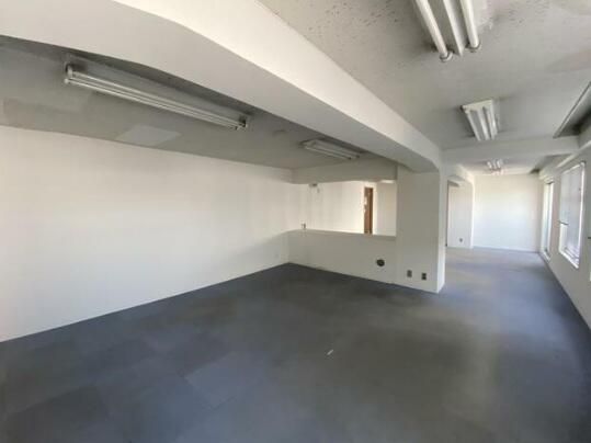 Commercial Unit for Rent in Kasahara Building Ofuna IV, Kamakura - Thumbnail 2