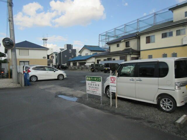 Rental Parking Space Near Shin-Sayama Station, Sayama - Thumbnail 2