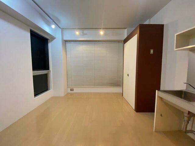 Studio Apartment for Rent in Chiyoda, Tokyo near Ichigaya Station - Thumbnail 2