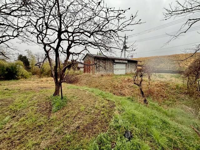 Land with Old House for Renovation in Fuefuki, Yamanashi - Thumbnail 4