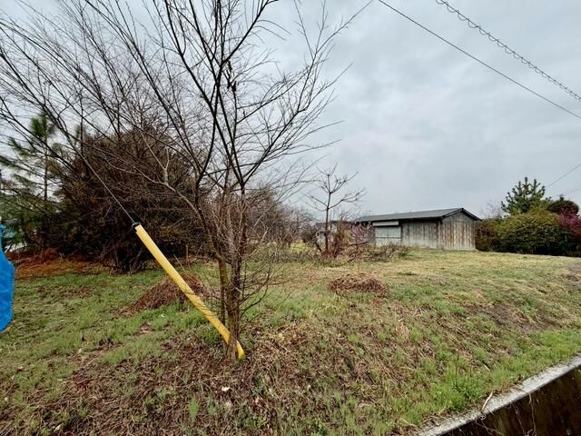 Land with Old House for Renovation in Fuefuki, Yamanashi - Thumbnail 2