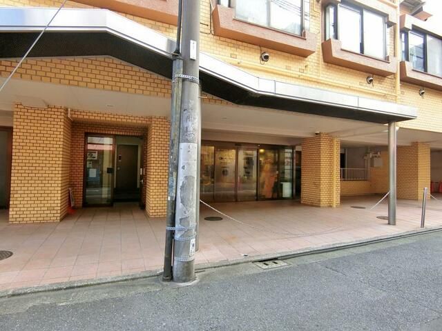 211.95 sqm Office/Retail Space for Lease in Nakano, Tokyo - Thumbnail 4