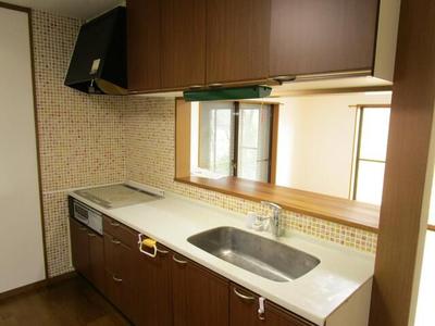4LDK House for Sale in Nose, Osaka with Garden and 3 Parking Spaces — Kitchen, Nose, Osaka