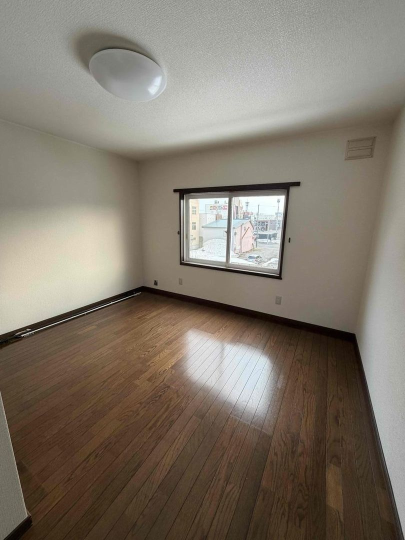Used Detached House in Takikawa City, Hokkaido - 4LDK - Thumbnail 2