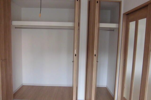 1LDK Apartment for Rent in Chuo City, Yamanashi - Plaza Wakamiya I - Thumbnail 2