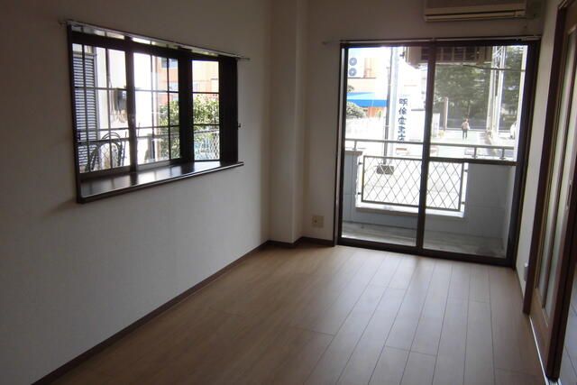 1LDK Apartment for Rent in Chuo City, Yamanashi - Plaza Wakamiya I - Thumbnail 3