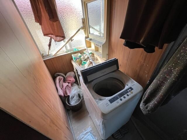 1941 Wooden House on 101sqm Land in Wakamatsu, Kitakyushu - Thumbnail 2