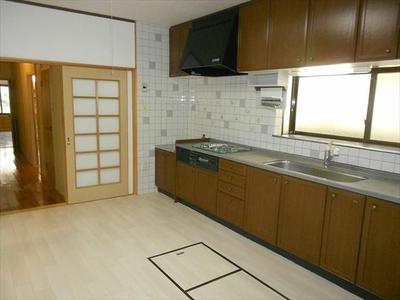 7SLDK Detached House in Kamukogen, Ehime on 452sqm Land — Kitchen, Kumakogen, Ehime