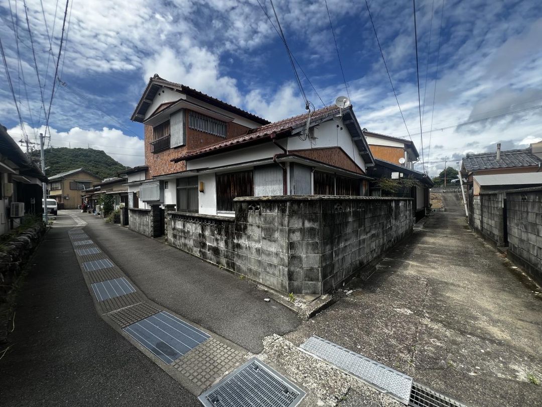 5LDK House for Sale in Shirahama, Wakayama with Garden - Thumbnail 4