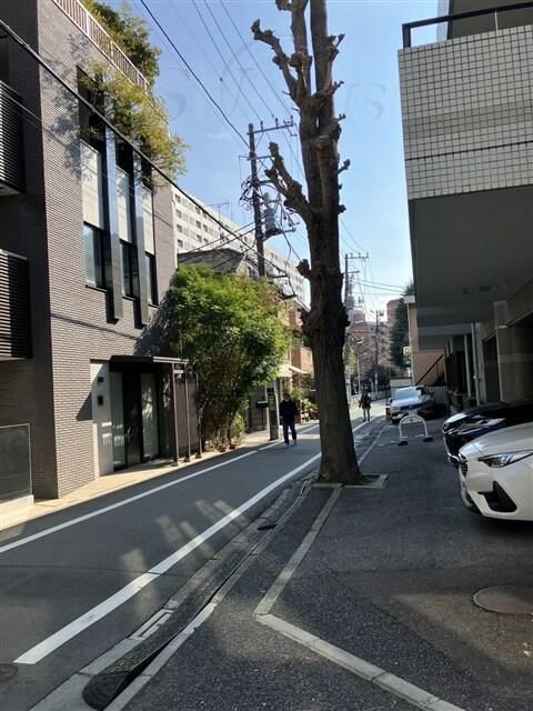 60sqm Commercial Space for Rent in Hiroo, Shibuya - Thumbnail 3