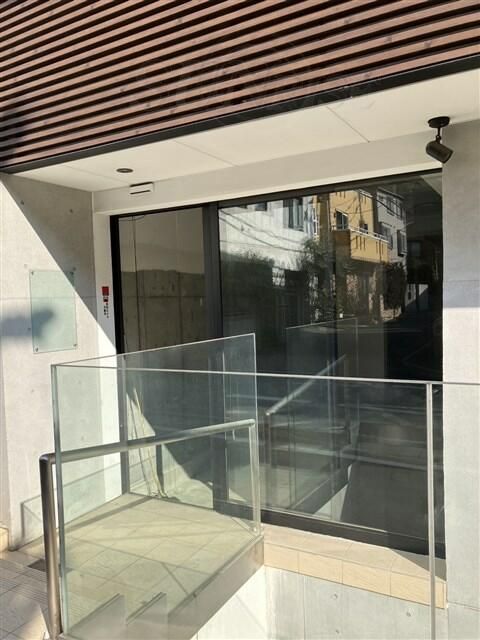 60sqm Commercial Space for Rent in Hiroo, Shibuya - Thumbnail 2