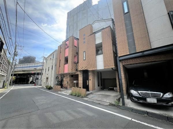 3LDK Detached House for Sale in Shinagawa, Tokyo - Thumbnail 2