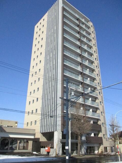 Modern 3LDK Apartment in Sapporo with Mountain Views - Thumbnail 2