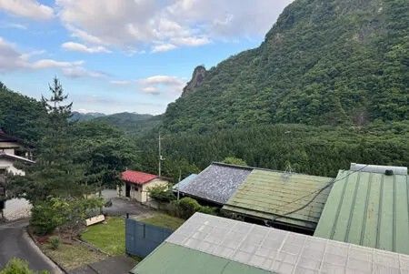 Mountain View Home in Shimoniita, Gunma with Septic Tank & Parking - Thumbnail 2