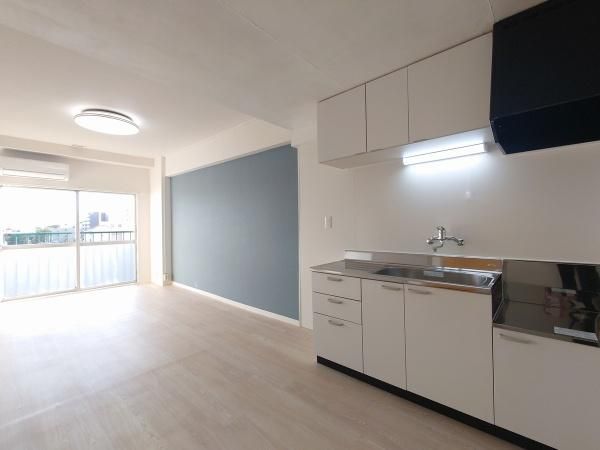 3LDK Apartment for Sale near Musashisakai Station, Musashino - Thumbnail 2
