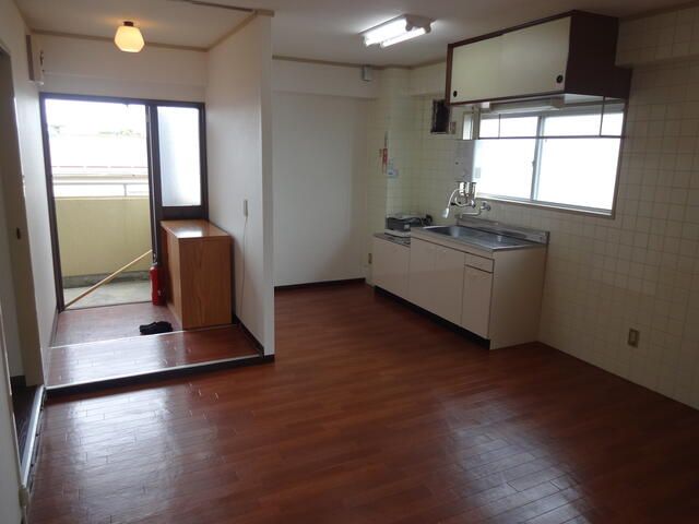 2DK Apartment for Rent in Higashi-ku, Niigata City - Thumbnail 4