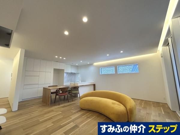 Modern 3LDK House for Sale in Sapporo's Miyanosawa - Thumbnail 2