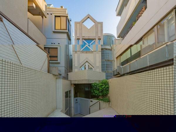 7LDK House for Sale in Shibuya, Tokyo near Omotesando Station - Thumbnail 4