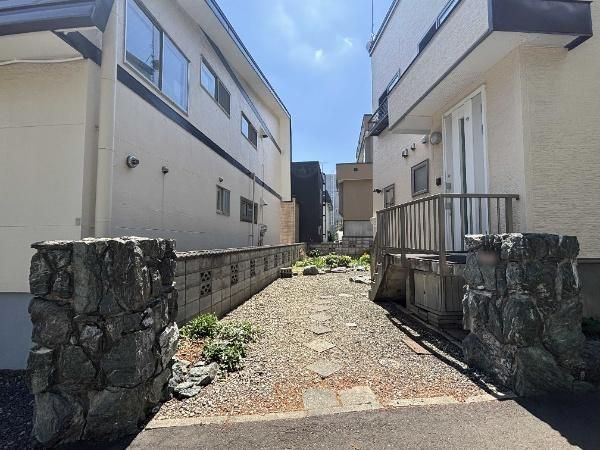 Used 3LDK Detached House for Sale in Sapporo's Shiroishi Ward - Thumbnail 2
