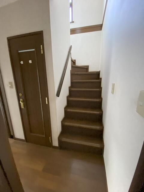 4LDK House for Sale in Ome, Tokyo with Garden and Parking - Thumbnail 3