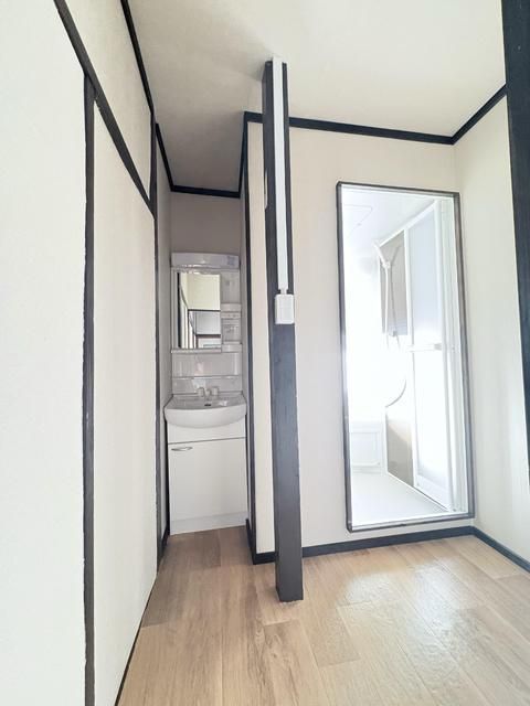 3LDK House for Sale in Minami Ward, Hiroshima City - Thumbnail 2