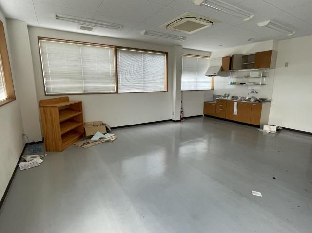 Lease Industrial Factory in Komatsu, Ishikawa | 2,306 sqm - Thumbnail 3