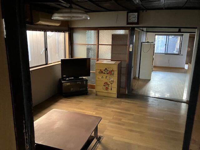 Shop-Equipped House for Sale in Isesaki, Gunma - Thumbnail 2