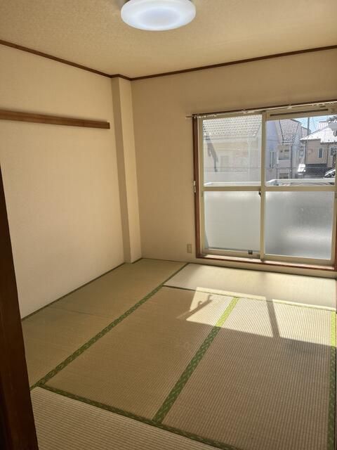 3DK Apartment for Rent in Misato, Saitama - 57.80 sqm - Thumbnail 4