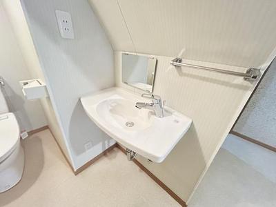 2DK Detached House for Sale in Amagasaki, Hyogo — Bathroom, Amagasaki, Hyogo