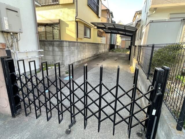 5LDK Wooden House for Sale in Saitama City's Sakura Ward - Thumbnail 2