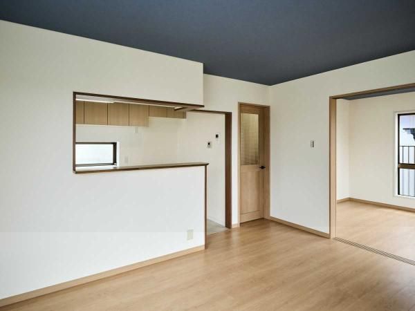 Renovated 3LDK House in Yokohama's Higashi-Kibogaoka - Thumbnail 3