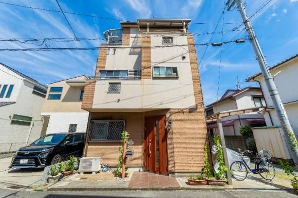 2005 Built 3DK House in Higashi-Osaka, Osaka - 7 Min to Station - Image 1