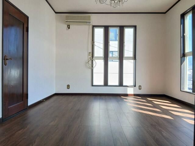 3LDK Wooden House for Sale in Fuefuki, Yamanashi with Large Garden - Thumbnail 4