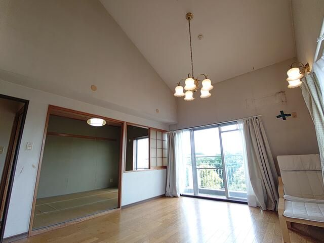 4LDK Apartment for Sale in Tama City, Tokyo - 107.61 sqm - Thumbnail 3